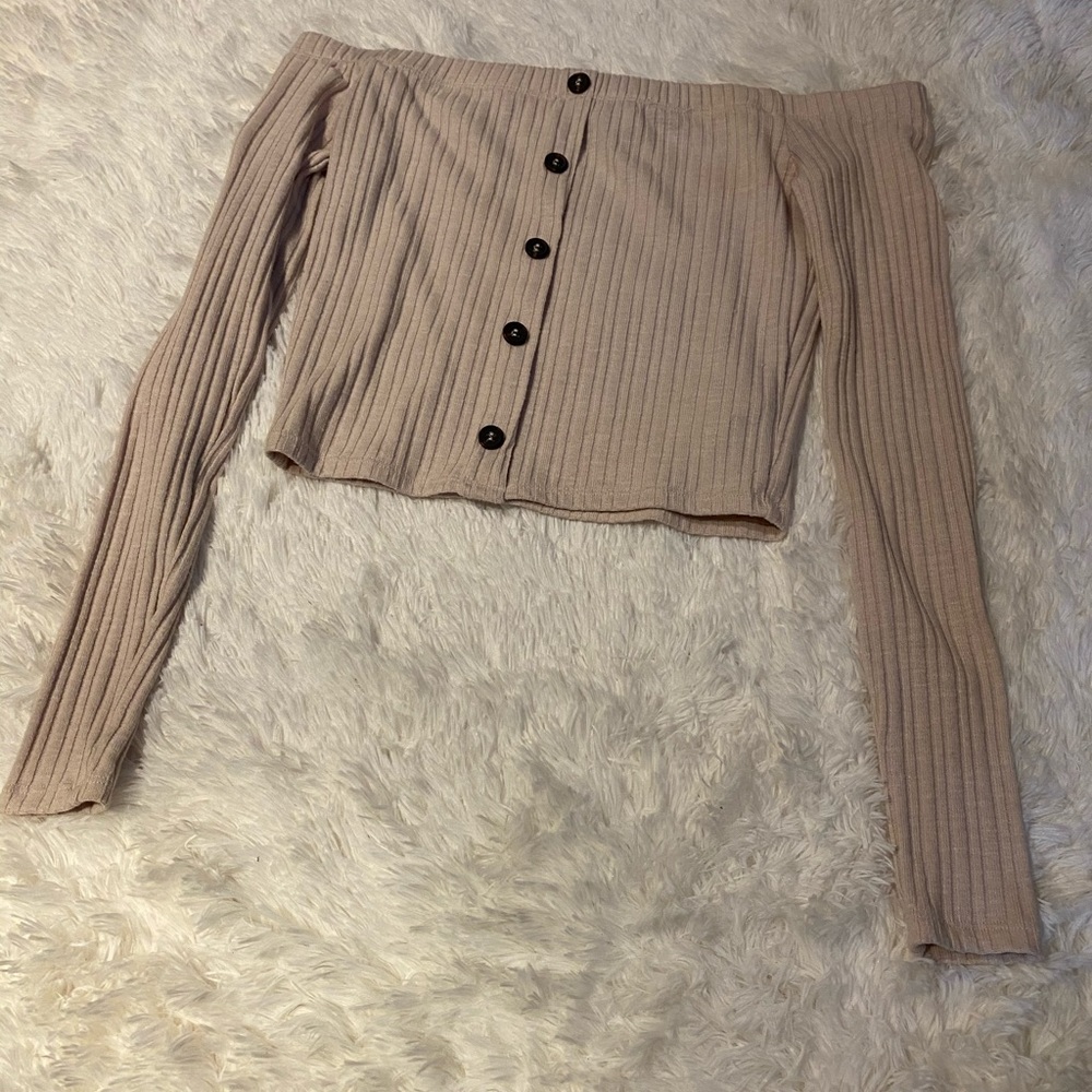 Pink cropped longsleeve button down top